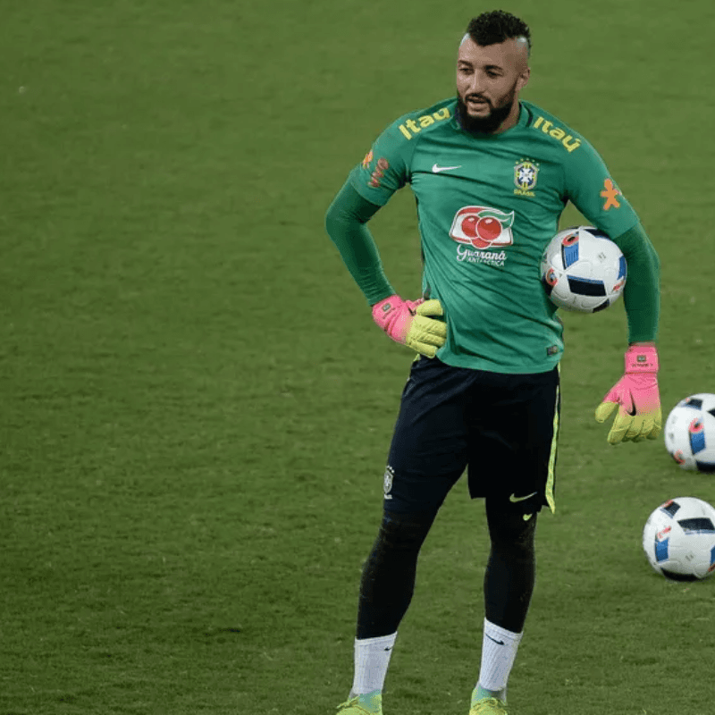 Clube brasileiro acerta a contratação do goleiro Alex Muralha, ex-Flamengo e Seleção Brasileira