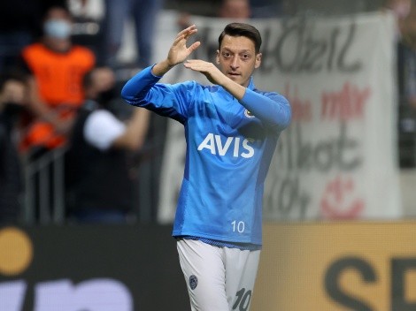 Özil surpreende, deixa a Turquia e define seu futuro para a temporada