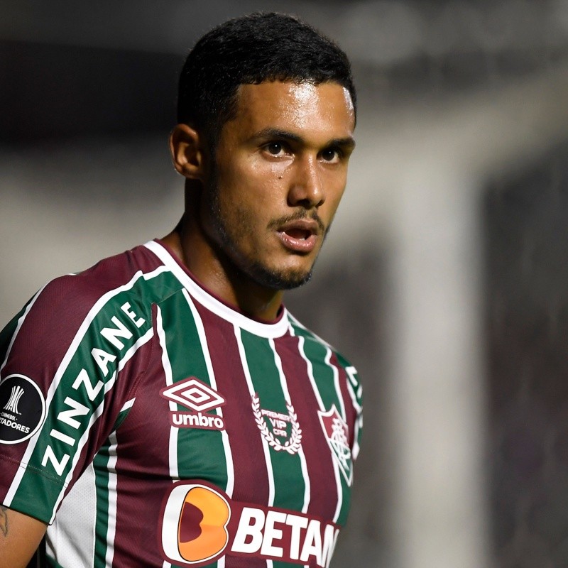 Cris Silva rejeita proposta de tradicional clube sul-americano e permanece no Fluminense