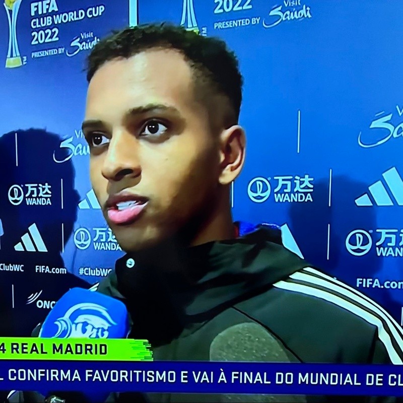 Rodrygo não deixa barato, provoca o Flamengo, e agita a web: "Pra bater pênalti na Copa do Mundo ele é um gatinho, né"