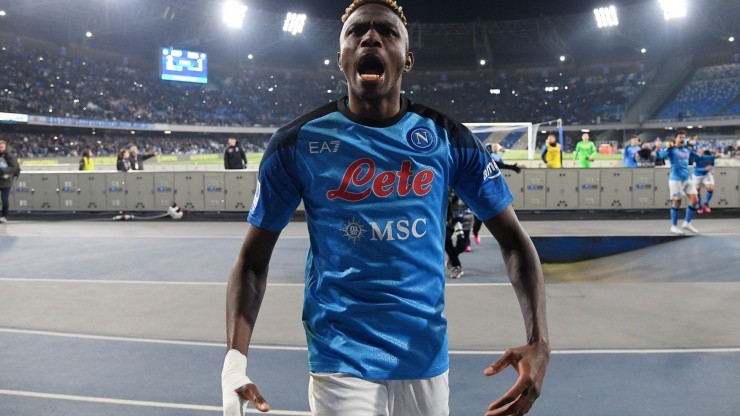 Victor Osimhen, do Napoli, é pretendido por Chelsea e Manchester United