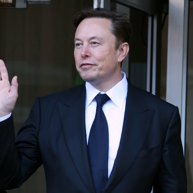 Elon Musk pode desembolsar 4,5 bilhões de libras para comprar um dos maiores clubes da Inglaterra