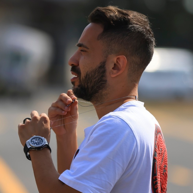 Vítor Pereira 'barra' Éverton Ribeiro do time titular do Flamengo, e outro gigante brasileiro pode se aproveitar da situação