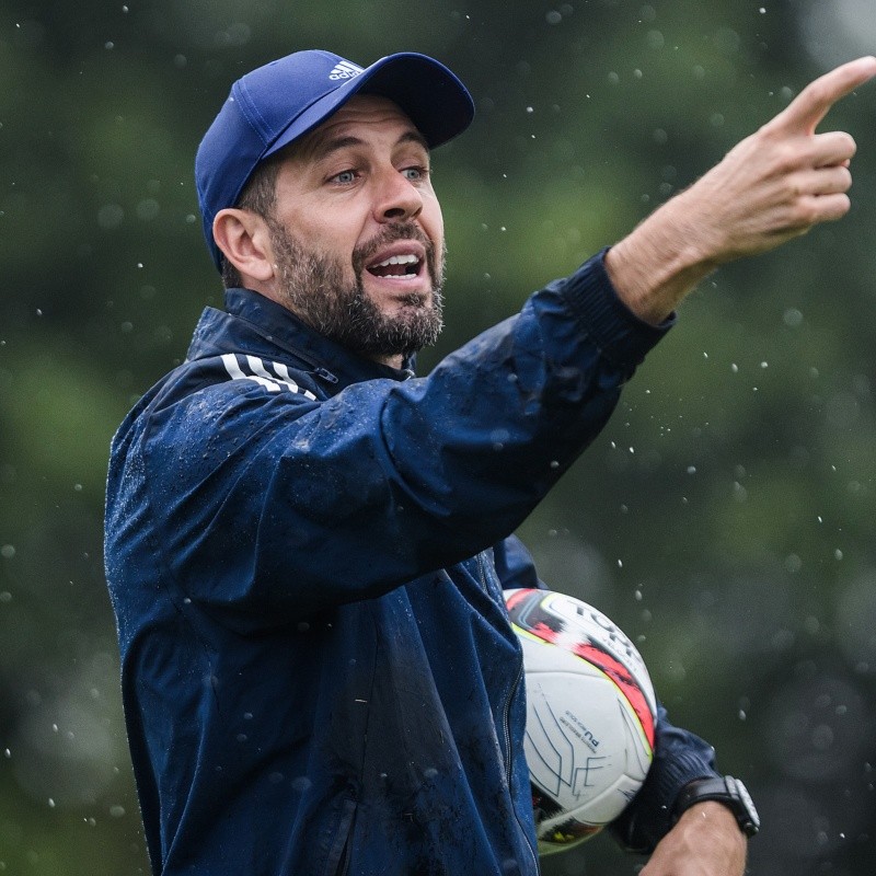 Cruzeiro próximo de rescindir contrato com jogador que veio da Europa