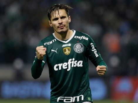 Gigante da Premier League 'atravessa' o Wolves e abre conversas pela contratação de Raphael Veiga, do Palmeiras