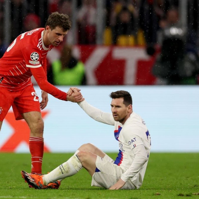 Thomas Muller 'tira onda' com Lionel Messi e o compara com grande rival