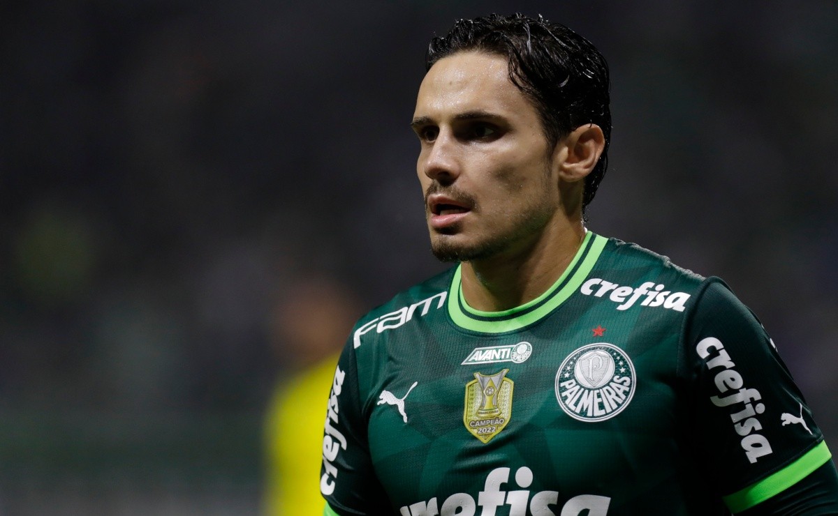 Com sondagens da Europa, Palmeiras sim aceita negociar Raphael Veiga pós Mundial 2025