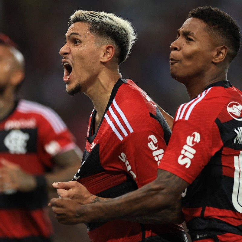 Após vitória no clássico, lateral do Flamengo faz  forte provocação ao Vasco