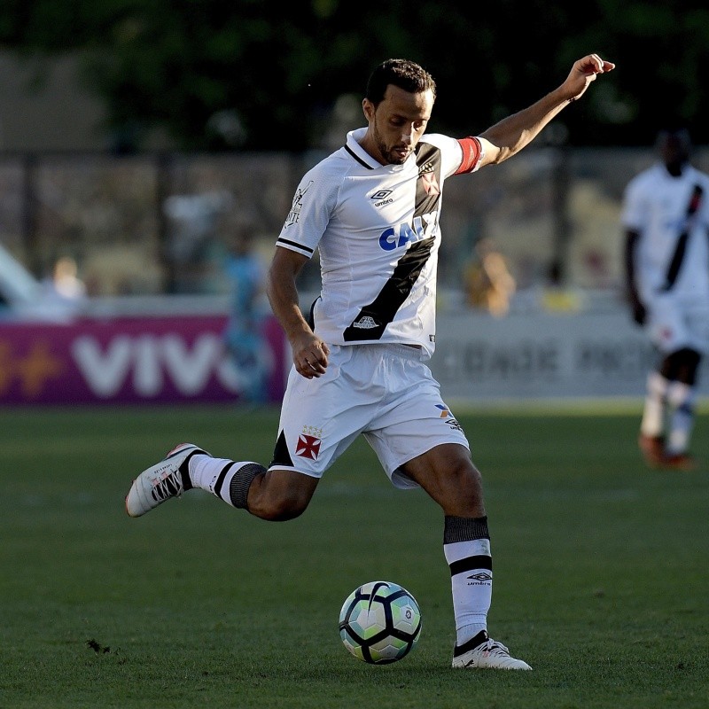 Com contrato no fim, Vasco surpreende e define situação de Nenê