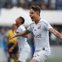 Grande clube da Série A quer 'atravessar' o Vasco e fechar com Zanocelo, do Santos