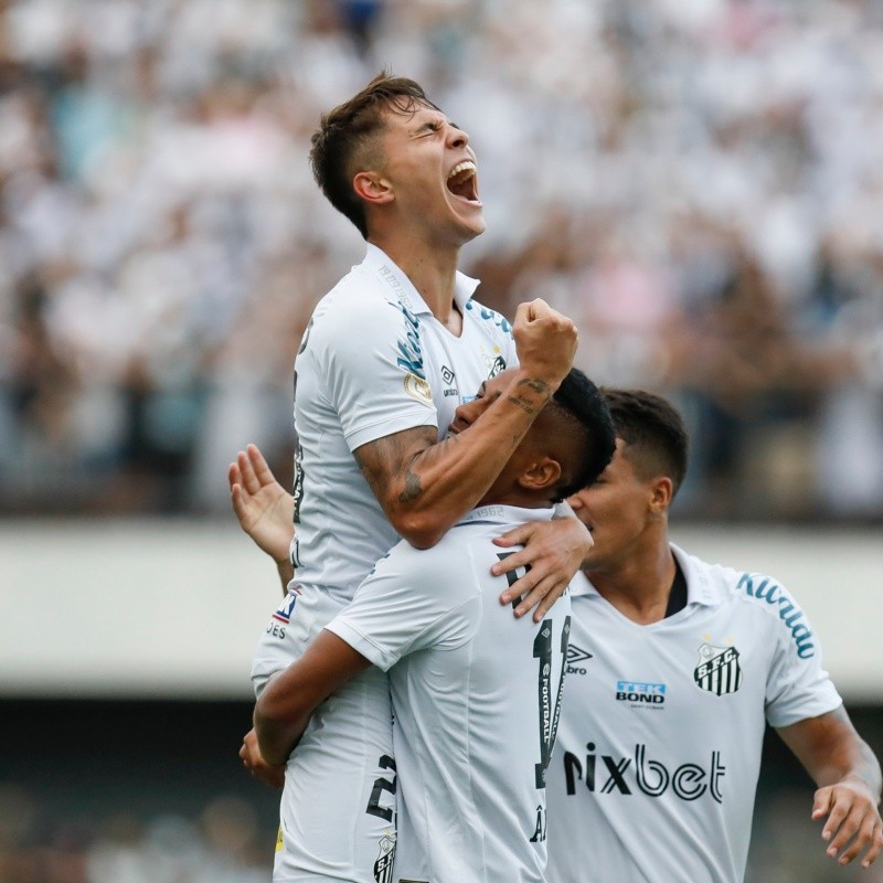 De olho no mercado, Santos prepara oferta por destaque do futebol argentino