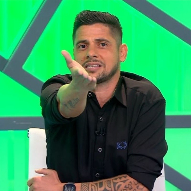 Cicinho deixa Flamengo e Palmeiras de lado e crava quem vai ser campeão do Brasileirão 2023