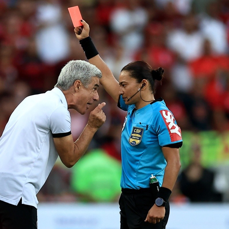 Luís Castro revela motivo da treta com Edina durante clássico contra o Flamengo