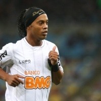 Nem Sergio Ramos, nem Roberto Carlos; Ronaldinho Gaúcho revela qual foi o zagueiro mais difícil que ele já enfrentou ao longo de sua carreira