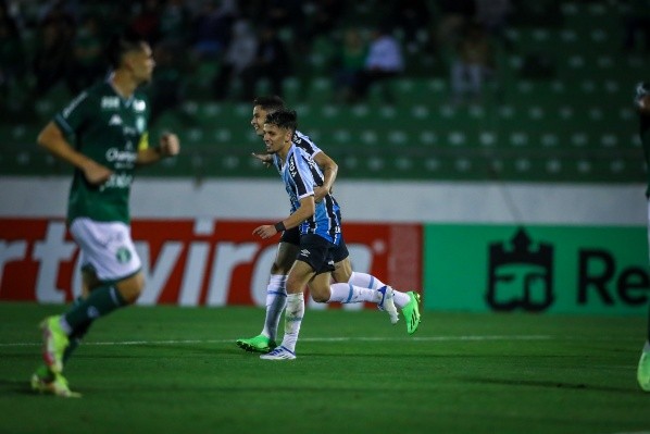 Biel marcou o gol da vitória do Grêmio sobre o Guarani (FOTO: LUCAS UEBEL/GREMIO FBPA)