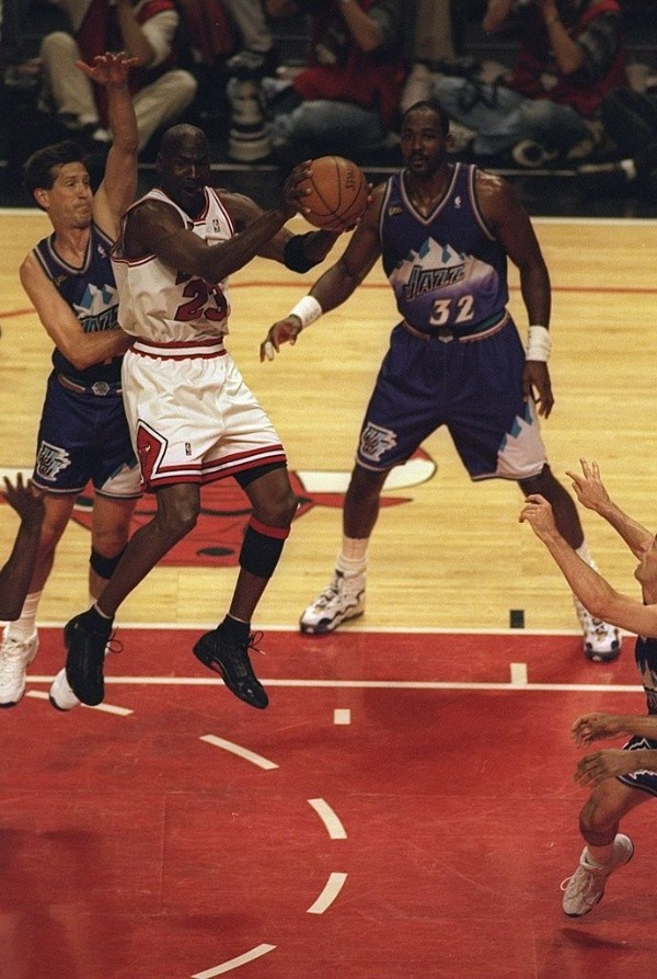 La camiseta que vistió Jordan en la final de la NBA de 1998