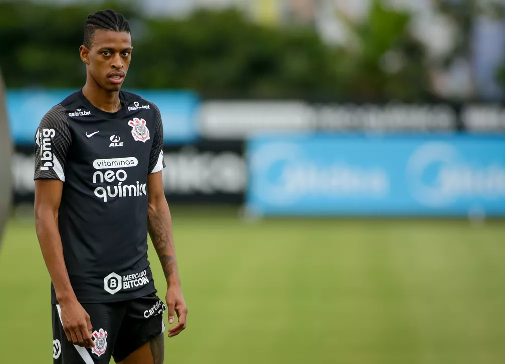 Em baixa, Robson Bambu pode deixar o Corinthians e fechar com outro gigante brasileiro