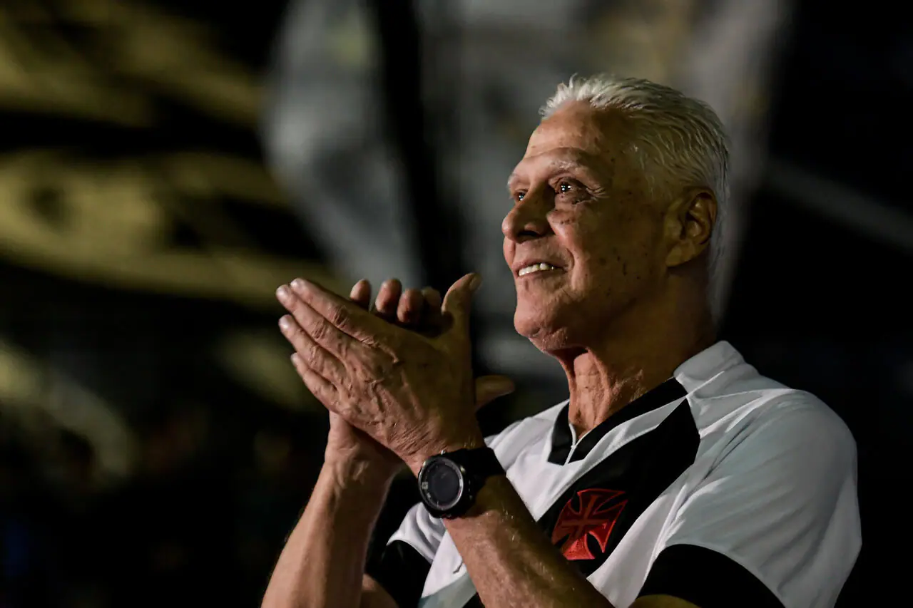 Vasco surpreende e pode fazer homenagem eterna para Roberto Dinamite